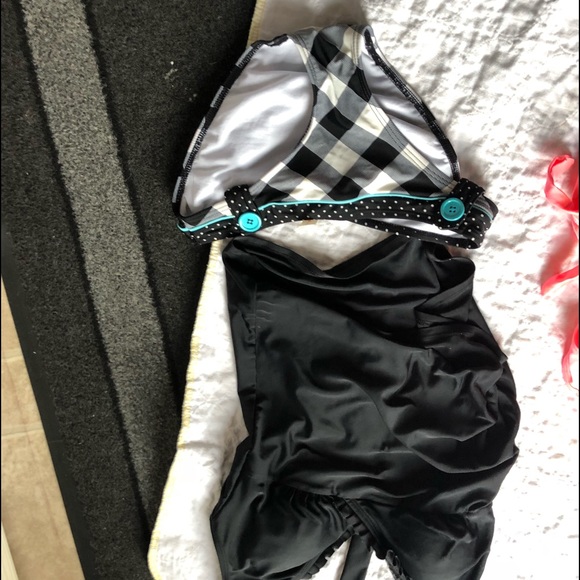 Bathing suits - Picture 5 of 5